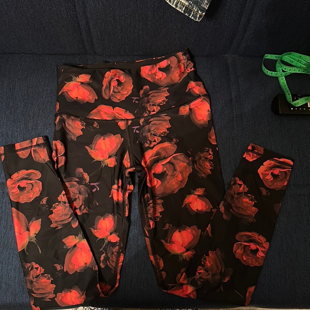 Victoria’s Secret ankle leggings